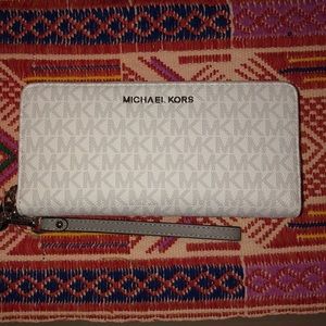 NWT Micheal Kors Jetset LG Contenintal wallet